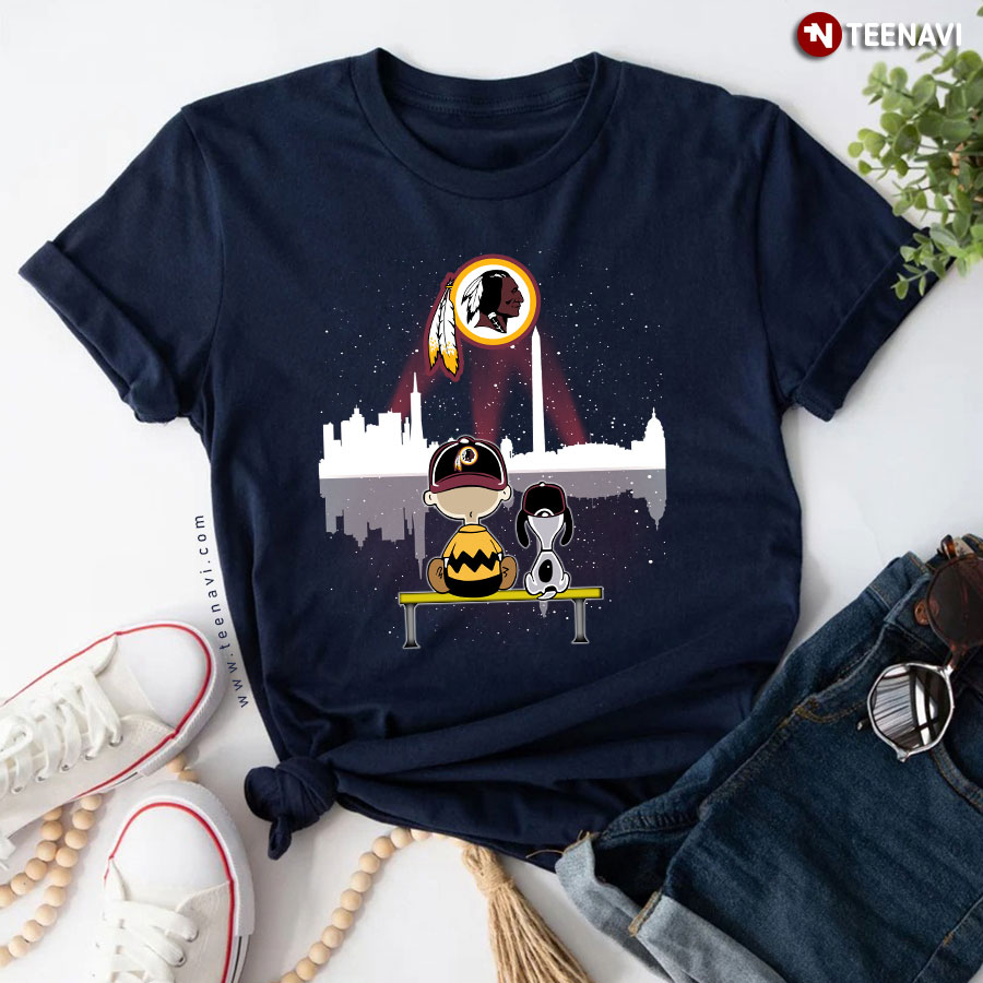 Charlie Brown And Snoopy Dog Watching City Washington Redskins T-Shirt Charlie Brown And Snoopy Dog Watching City Washington Redskins T-Shirt