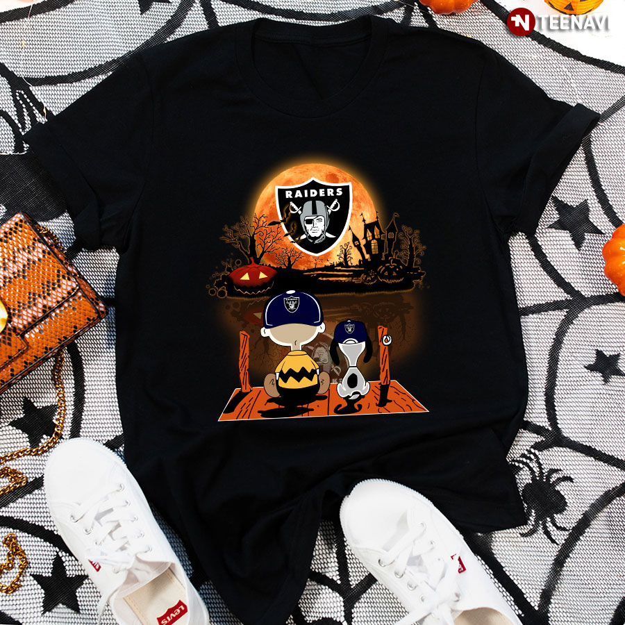 Charlie Brown And Snoopy Watching Oakland Raiders Halloween T-Shirt