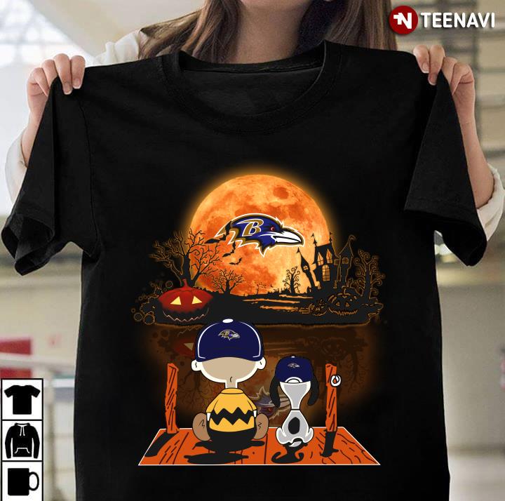 Charlie Brown And Snoopy Watching Baltimore Ravens Halloween T-Shirt