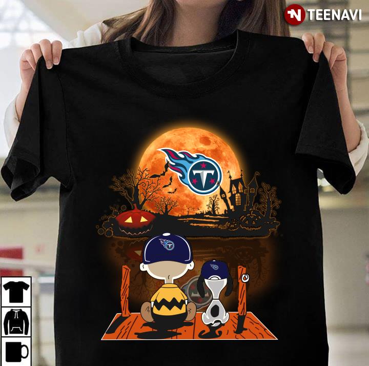 Charlie Brown And Snoopy Watching Tennessee Titans Halloween T-Shirt