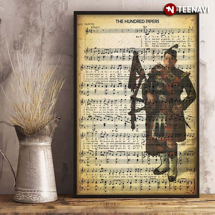 Scottish Man In Full Highland Dress & Bagpipes With The Hundred Pipers Sheet Music