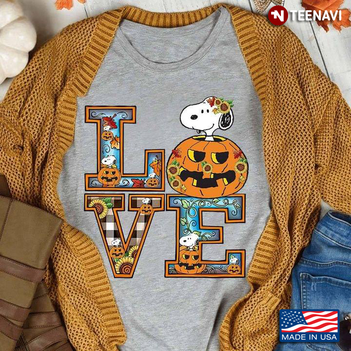 Love Funny Snoopy With Pumpkin Halloween
