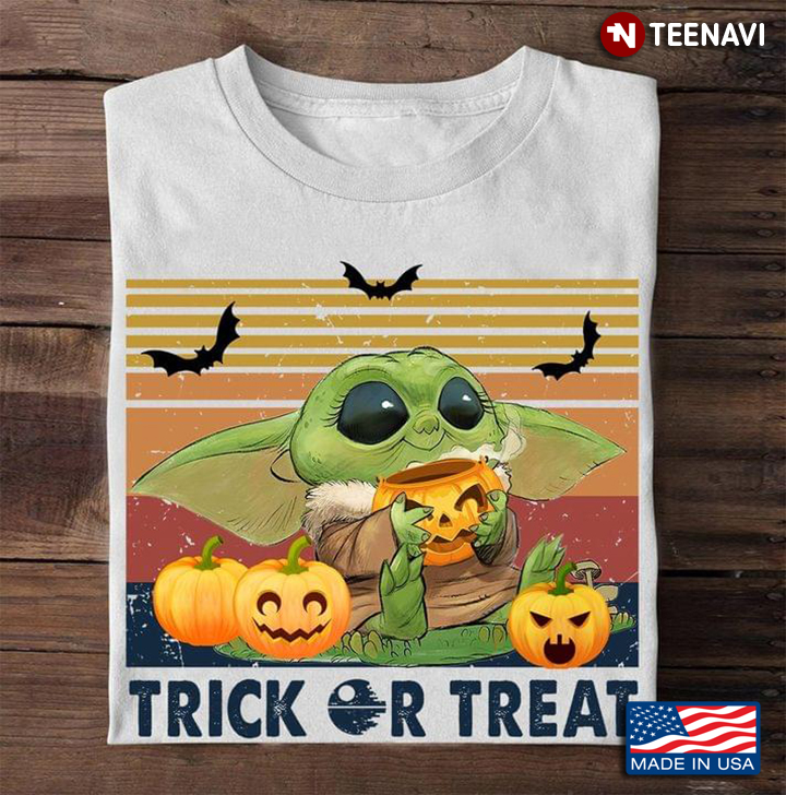 The Mandalorian Baby Yoda With Pumpkin Halloween T-Shirt
