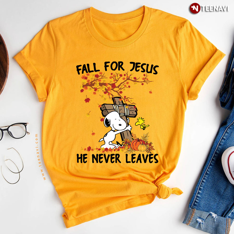 Snoopy And Woodstock Fall For Jesus He Never Leaves T-Shirt