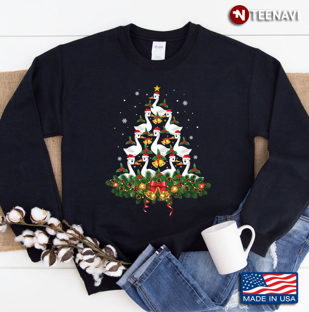Goose Merry Christmas Tree Family Xmas Holidays Gift Sweatshirt