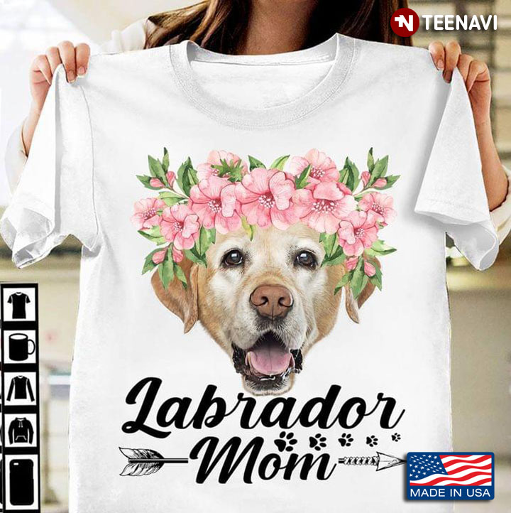 Labrador Mom Labrador With Wreath