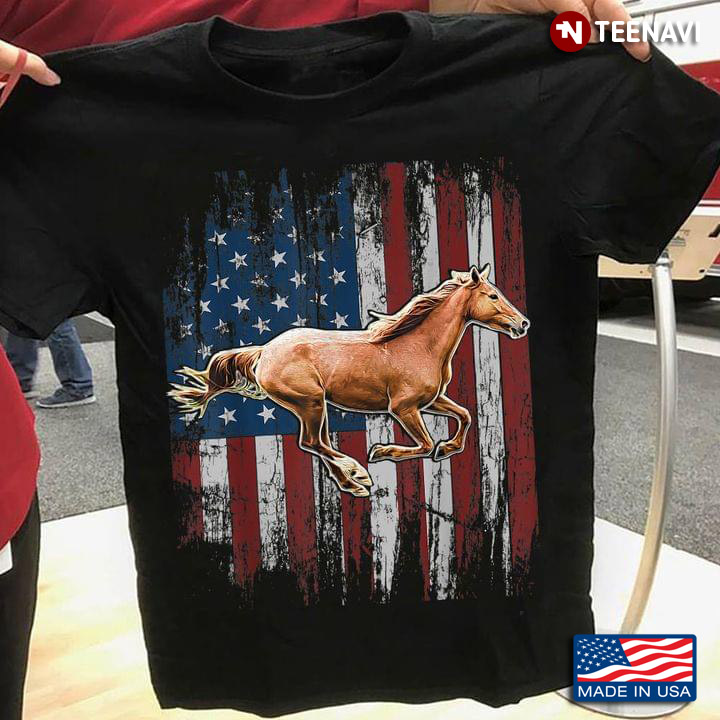 Running Horse Vintage USA Flag Patriotic for Animal Lover
