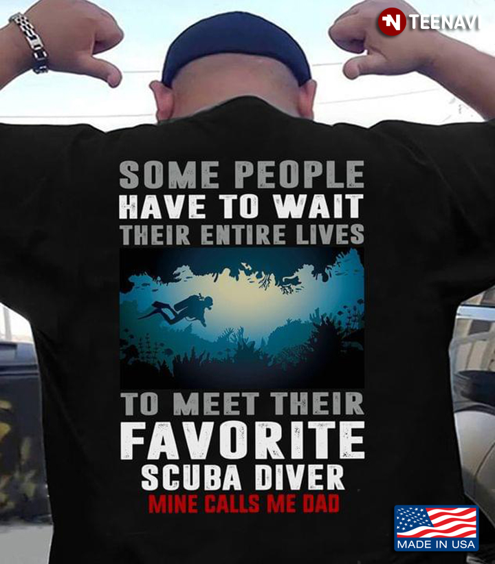 Some People Have To Wait Their Entire Lives To Meet Their Favorite Player Scuba Diver