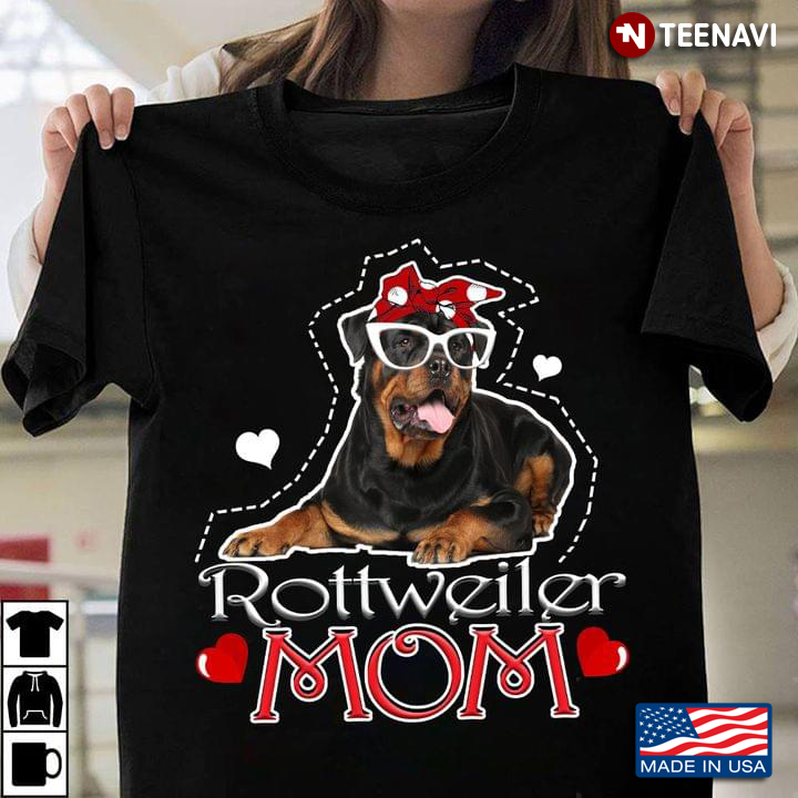 Rottweiler Mom Cute Dog Wearing Glasses For Dog Lover
