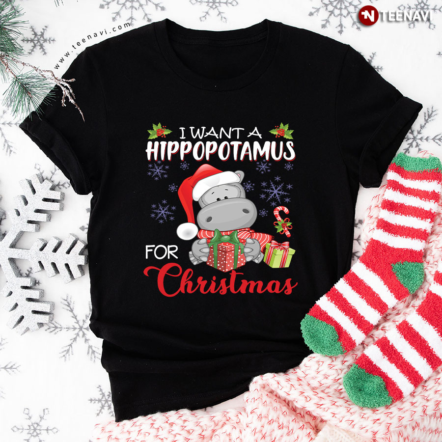 Cute Hippo Santa I Want A Hippopotamus For Christmas Design for Animal Lover T-Shirt