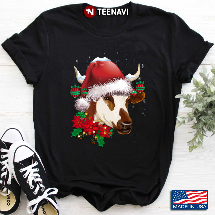 Cow With Santa Hat Merry Christmas for Animal Lover