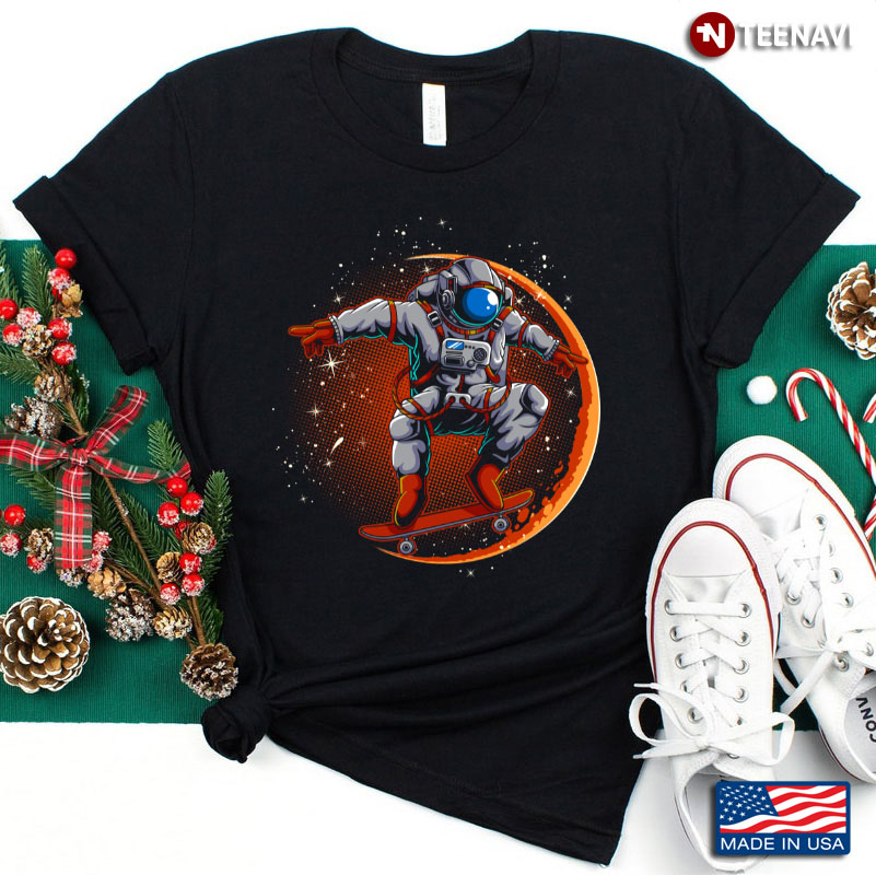 Moon Landing Funny Cosmonaut Skateboarding Gift Astronaut
