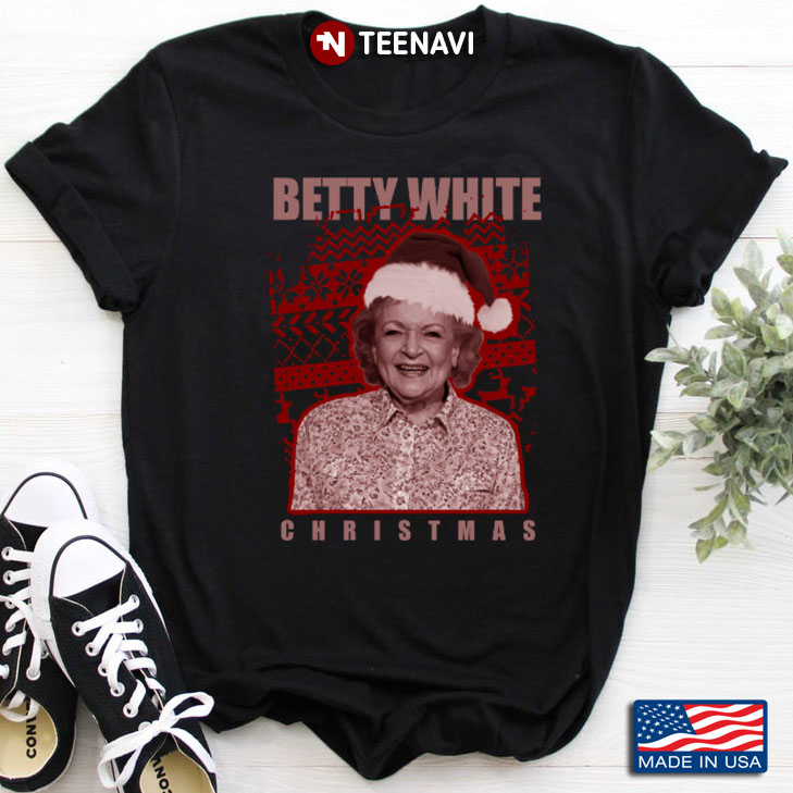 Betty White With Santa Hat Merry Christmas