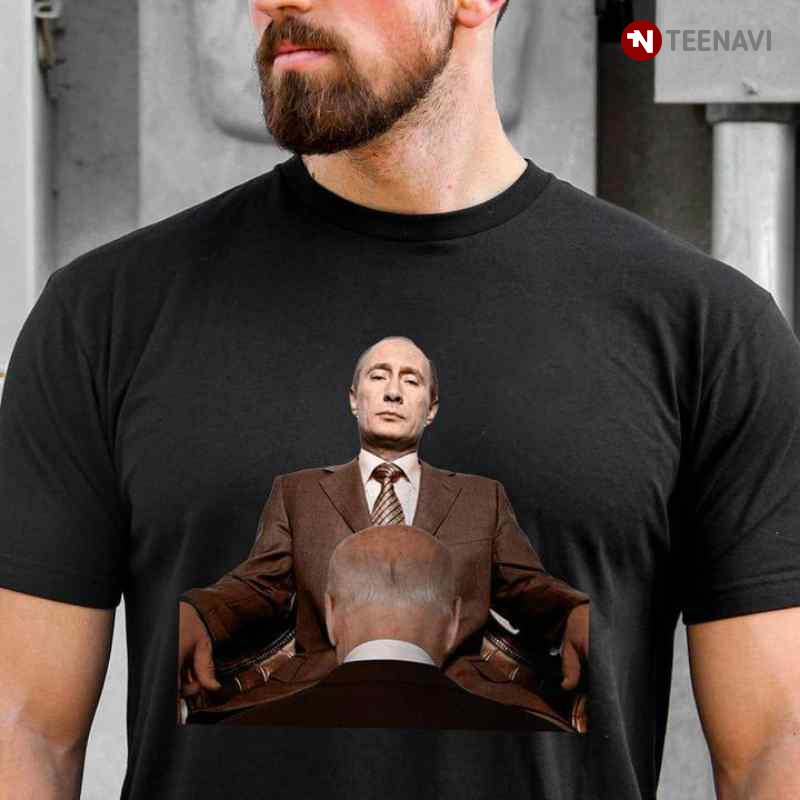 Man Kneeling In Front Of Vladimir Putin