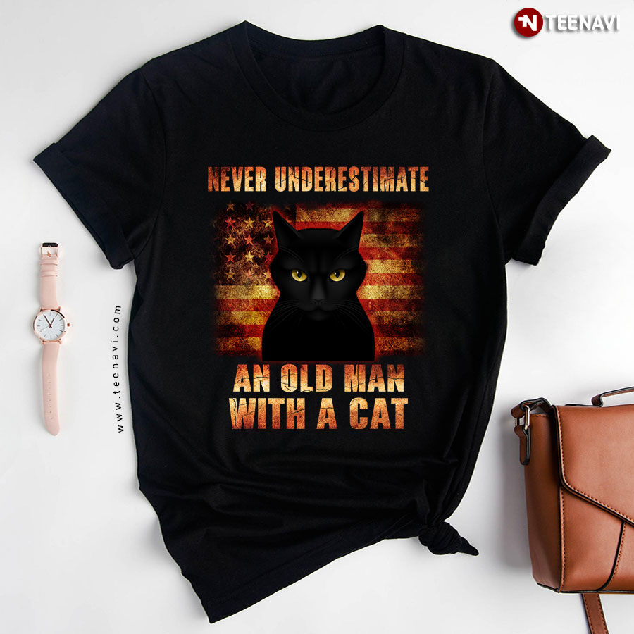 Never Underestimate An Old Man With A Cat Cat Lover T-Shirt