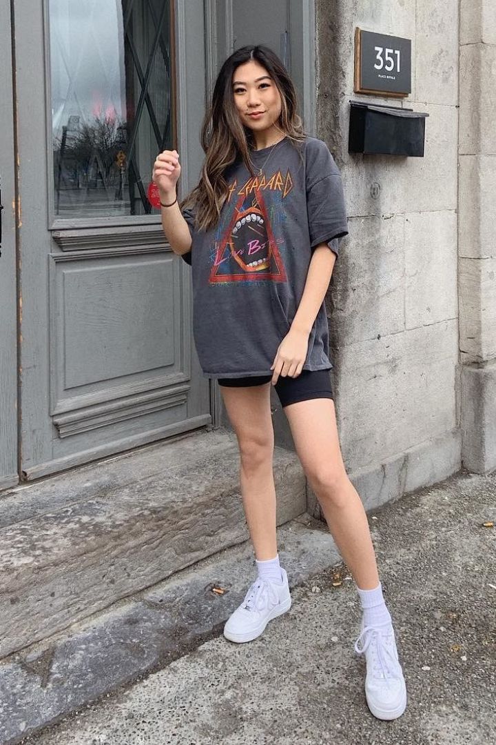 biker shorts and t shirt outfit