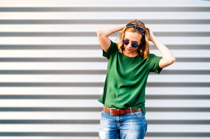 green t shirt outfit