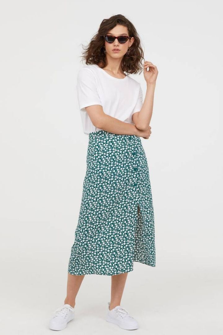 what shirt to wear with midi skirt