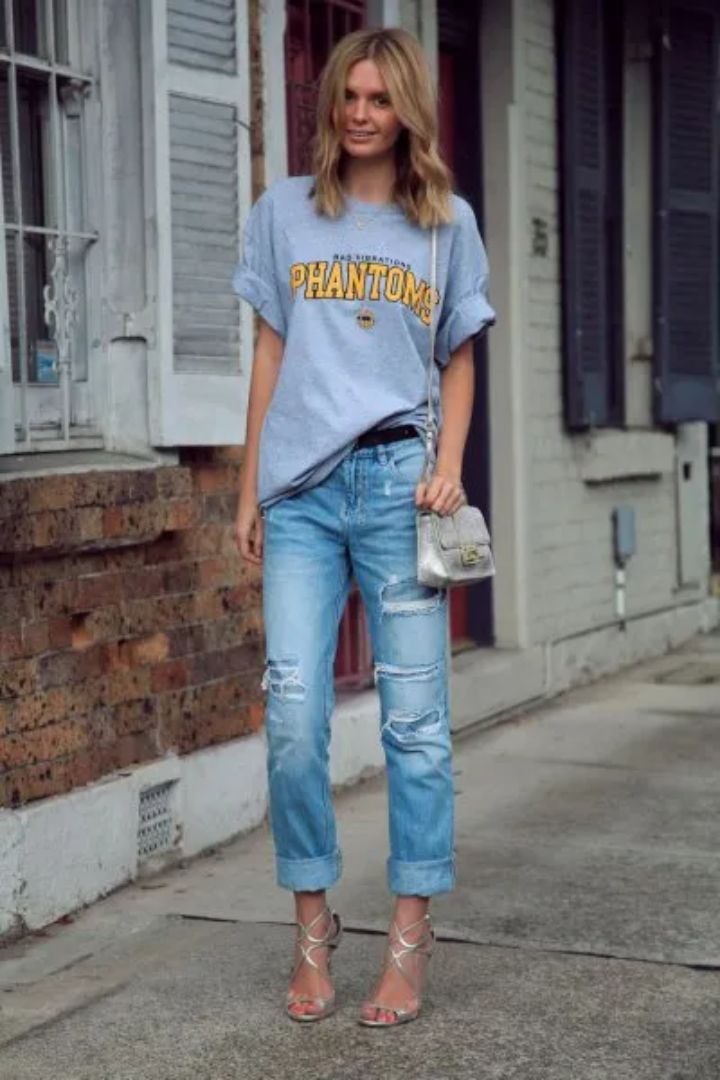 how to style oversized t shirt with jeans