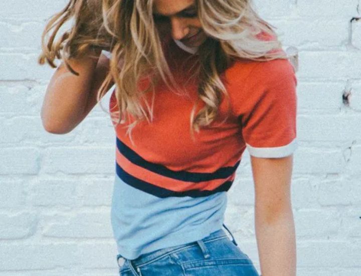 what to wear with a red t-shirt