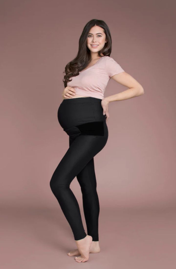 t shirt and leggings outfit black t-shirt