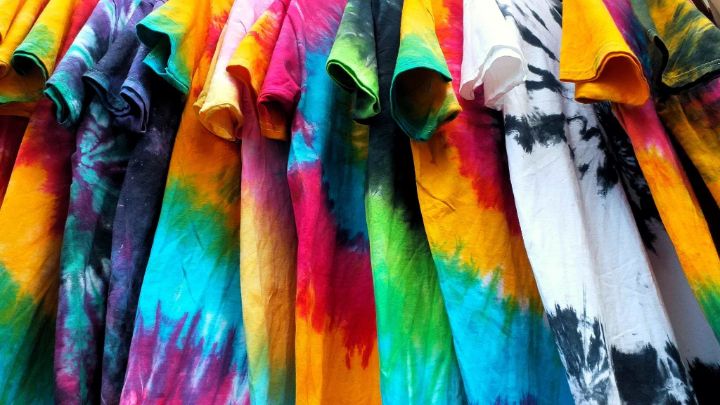 best material for tie dye shirts