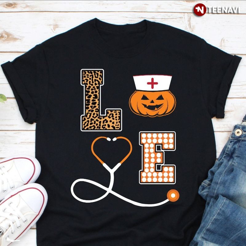 Jack-o'-latern Nurse With Stethoscope Love Funny Halloween Nurse T-Shirt