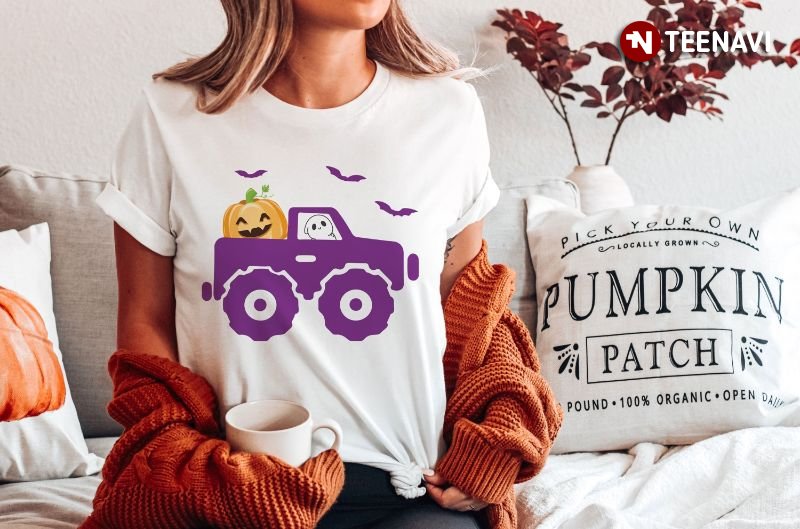 Pumpkin And Ghost On Purple Car Funny Halloween T-Shirt
