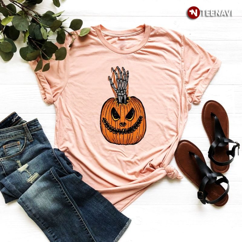 Jack-o’-lantern With Skeleton Hand Halloween Skeleton T-Shirt
