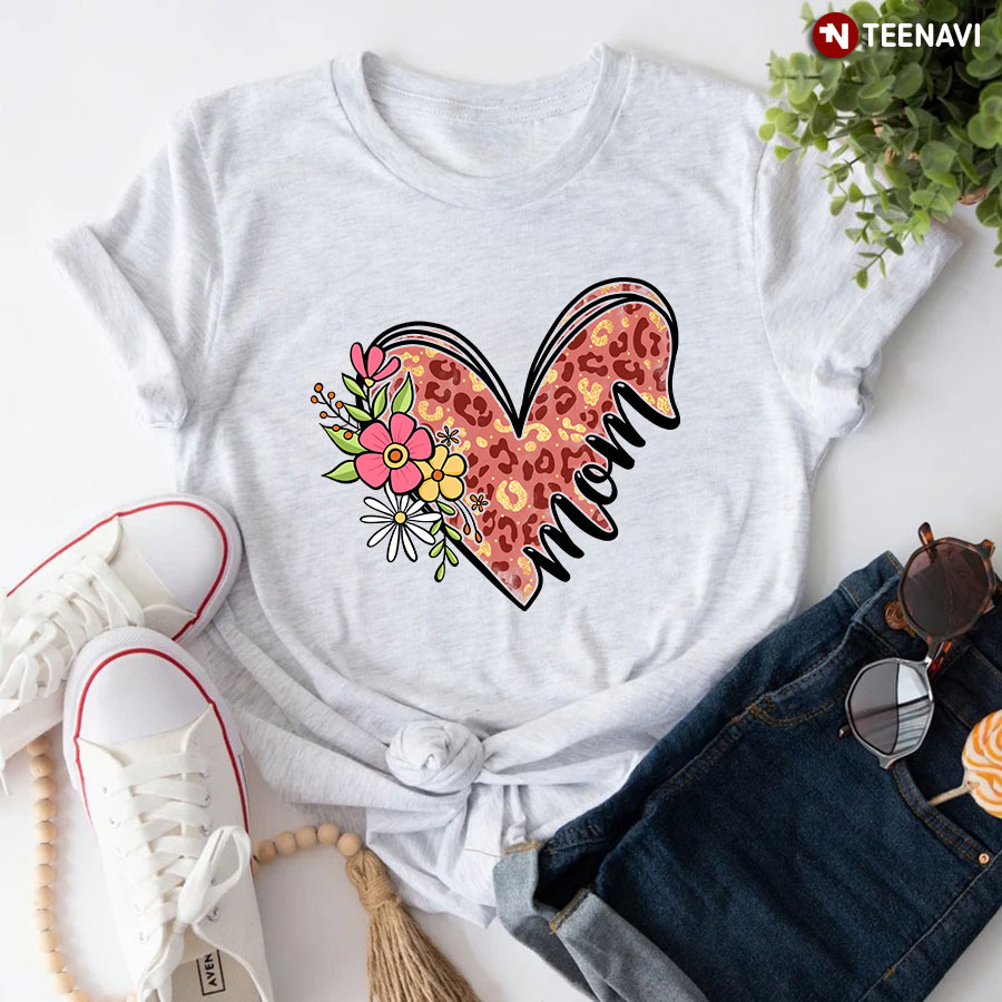 Mom Heart Leopard T-Shirt