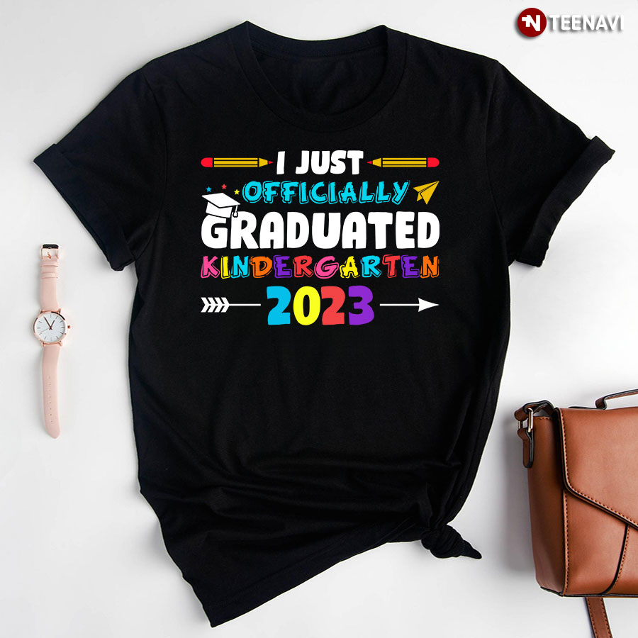 I Just Officially Graduated Kindergarten 2023 T-Shirt