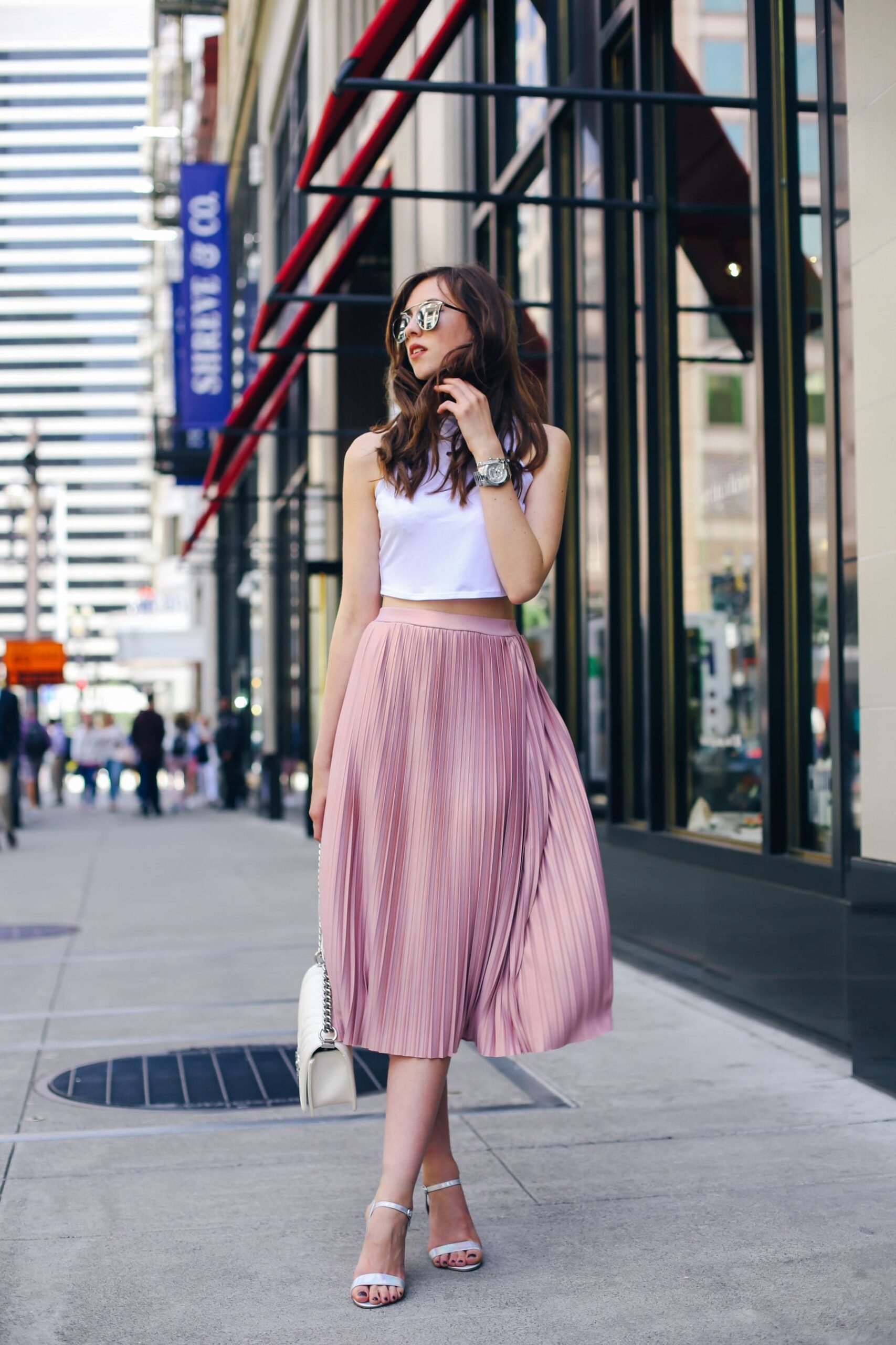brown pleated skirt outfit