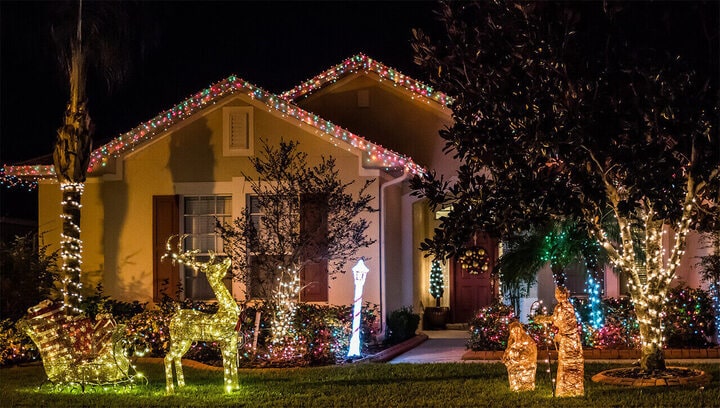 how to decorate your house for Christmas outside