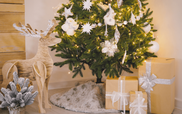 How To Decorate A Pine Tree For Christmas