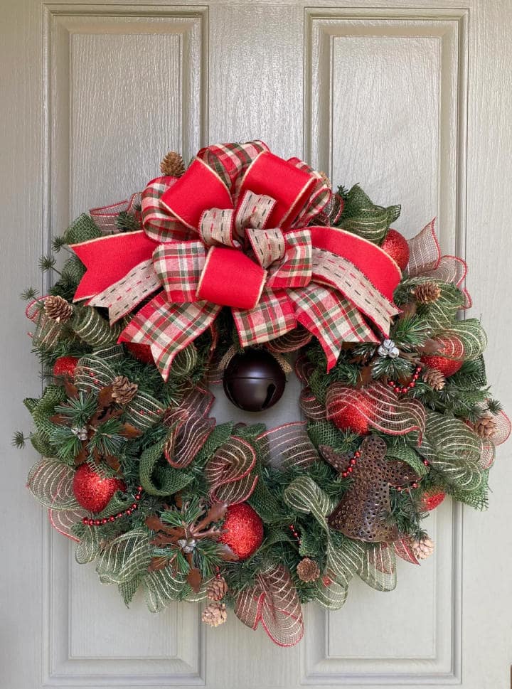 how to make a christmas wreath with ribbon