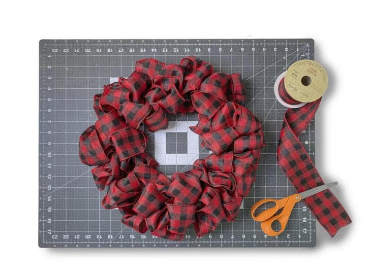 how to make a christmas wreath with mesh ribbon
