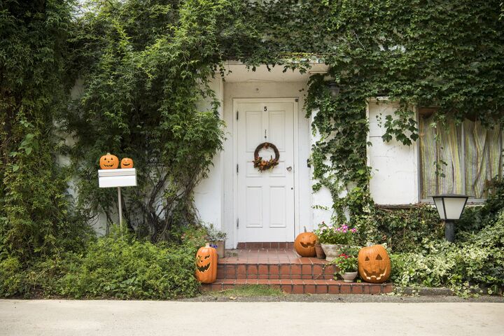 when should you decorate for Halloween