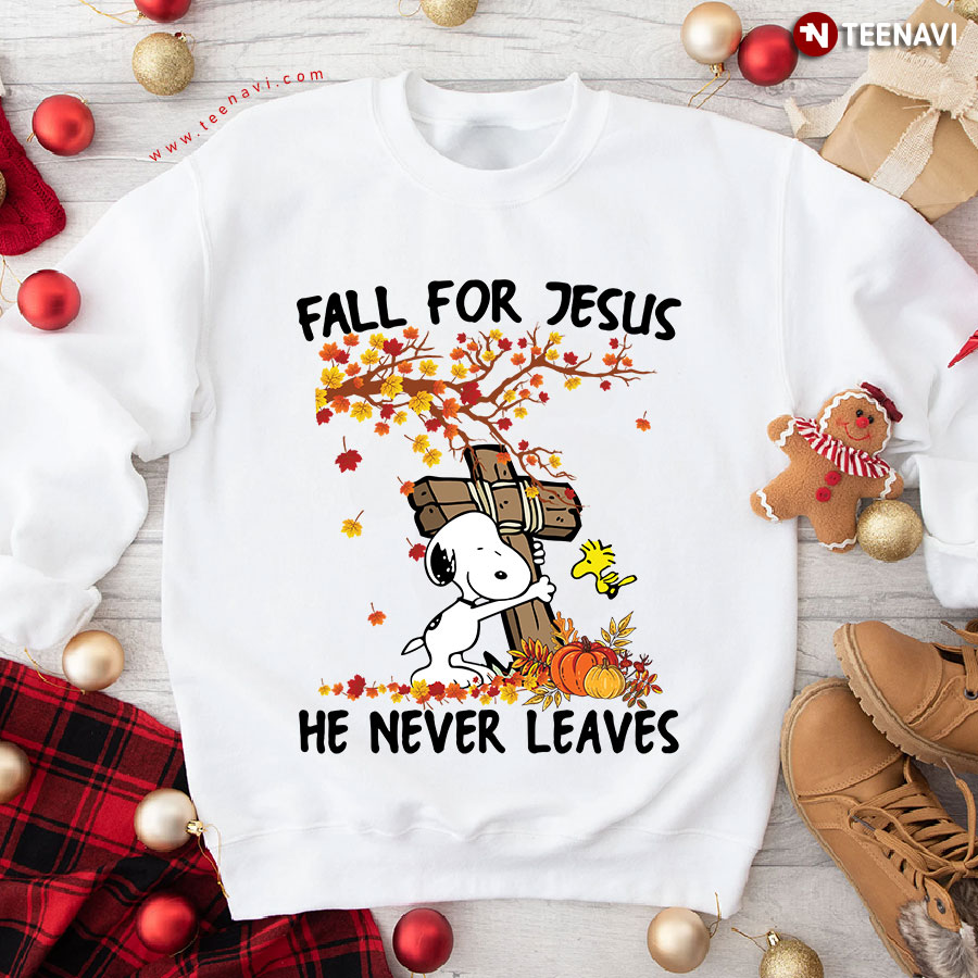 Snoopy And Cross Fall For Jesus He Never Leaves Sweatshirt