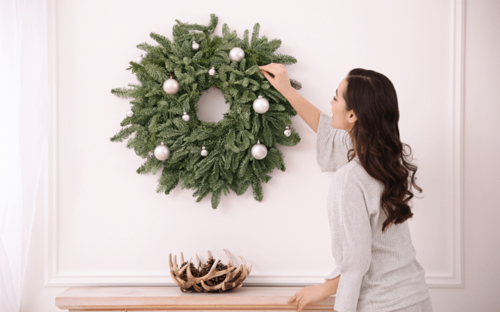 how to keep your christmas wreath fresh