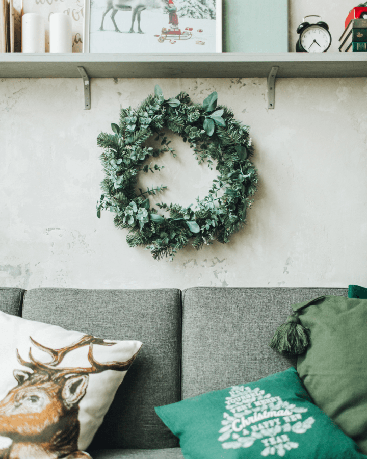 how to keep my christmas wreath fresh