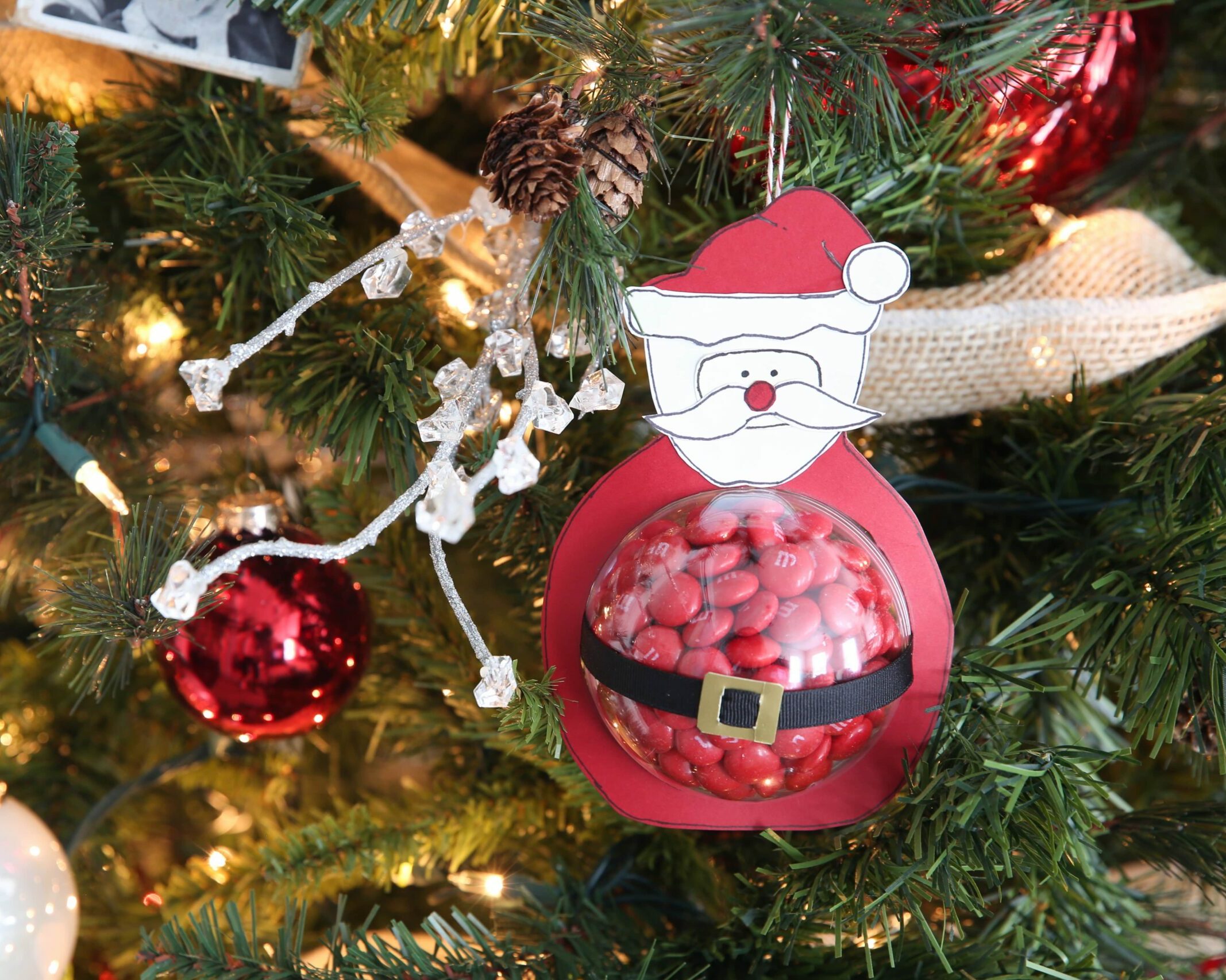 how to make a beaded Santa claus ornament