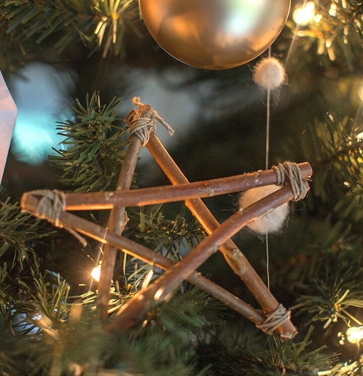 how to make Christmas ornaments using drift wood