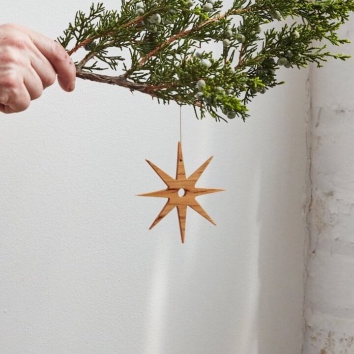 how to make wooden Christmas ornaments