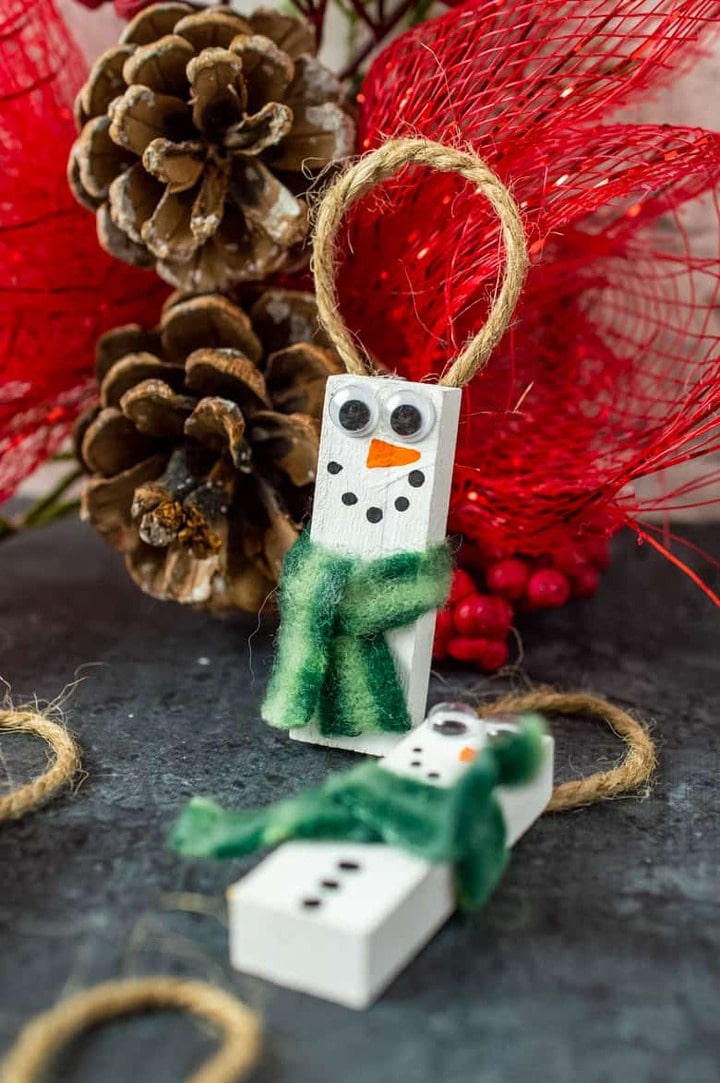 how to make wooden Christmas tree ornaments