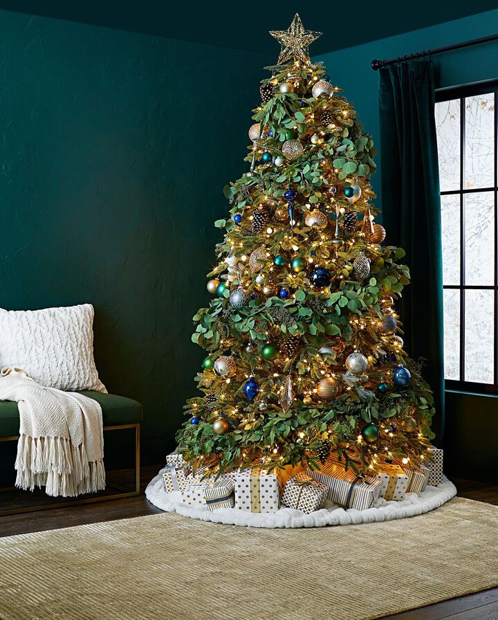 how to put lights on christmas tree