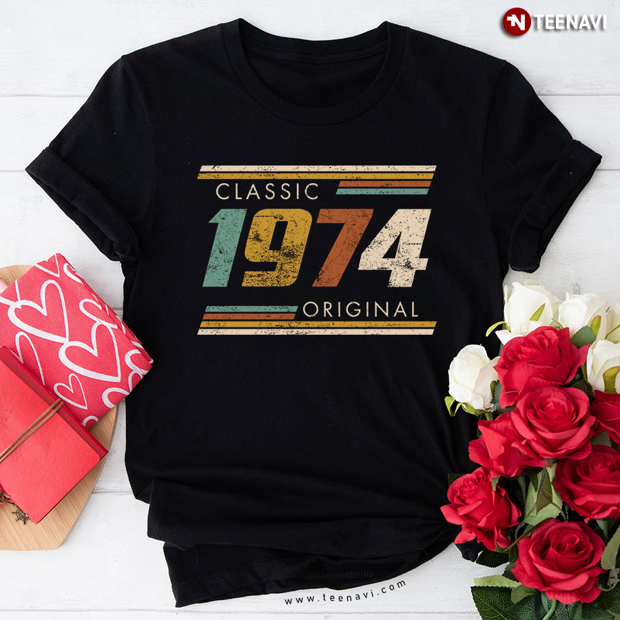 Classic 1974 Original Born In 1974 Vintage T-Shirt