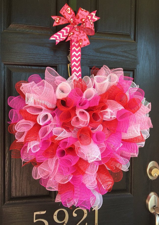 easy DIY Valentine wreath
