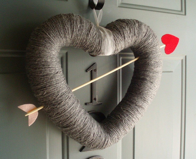 DIY Valentine wreaths for front door