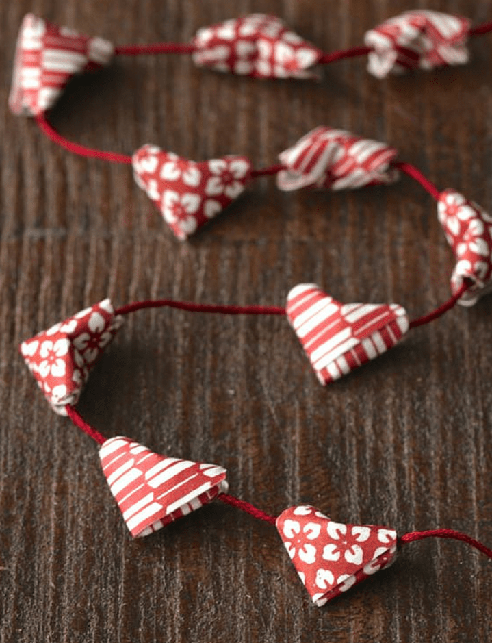 diy Valentine heart garland