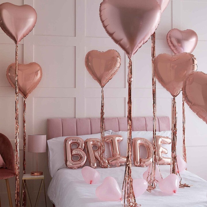 bed decorations for Valentine's Day